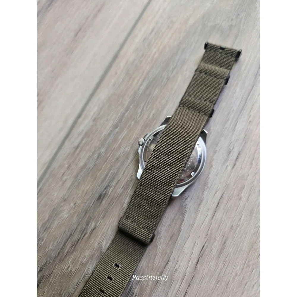 Guess Watch Mens Steel 10 ATM Olive Green Orange Dial NATO Strap Diver Style Y2K